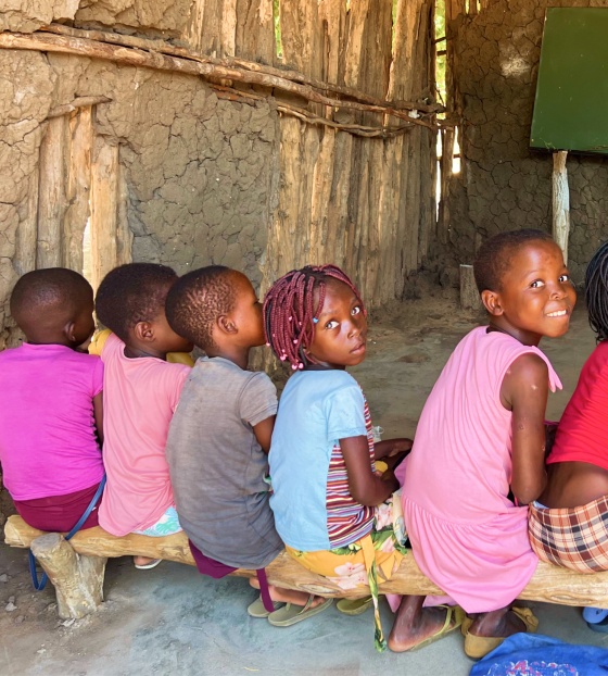 Niños en una escuela en Mozambique.
